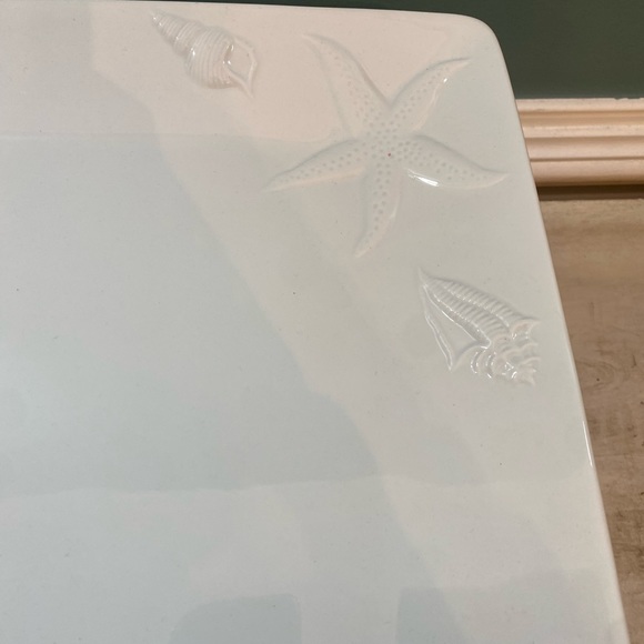 Pottery barn, seashore, large rectangular platter, white with embossed starfish - Picture 3 of 6